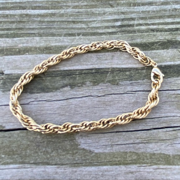 Gold tone chain fashion bracelet 4 mm 7.25 inches - Picture 5 of 5
